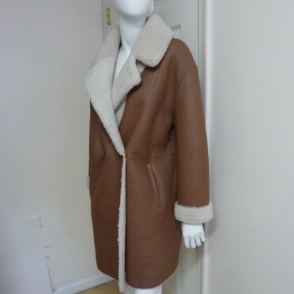 HiSO Gyro Reversible Genuine Shearling & Leather Coat - Picture 9 of 16